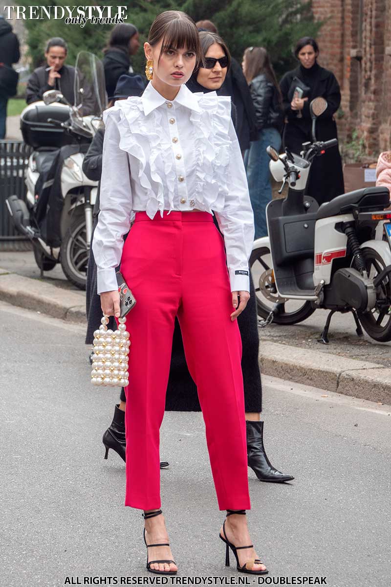 Streetstyle 2024. De comeback van de witte blouse