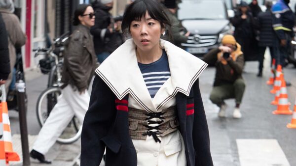 Streetstyle. Deze modejournalisten hebben een unieke kledingstijl. Op deze foto Susanna Lau. Foto Charlotte Mesman