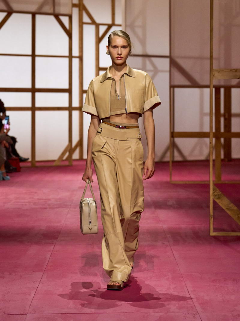De modecollectie van Hermes voor zomer 2025. Photo courtesy of Hermès