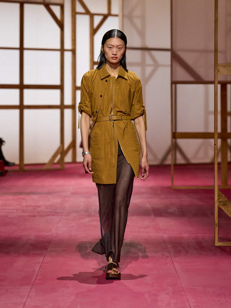 De modecollectie van Hermes voor zomer 2025. Photo courtesy of Hermès