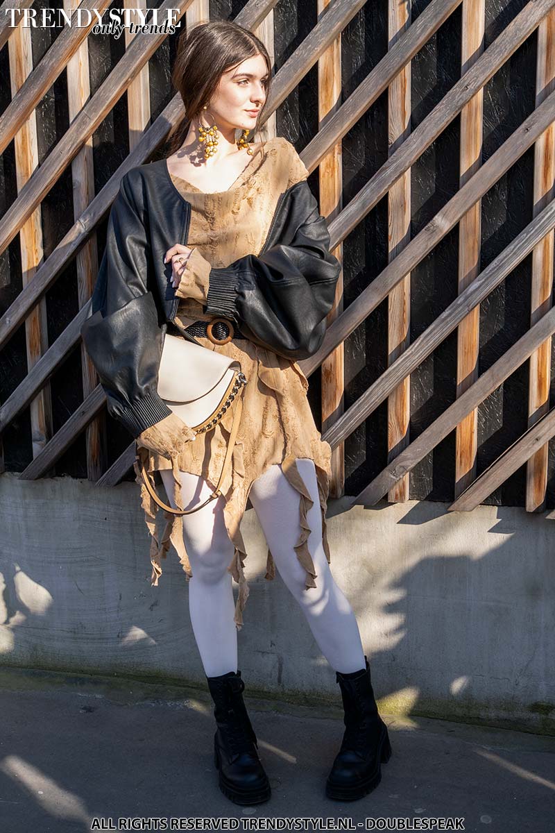 Streetstyle. Is deze gewaagde grunge-boho look iets voor jou? Foto ADVERSUS
