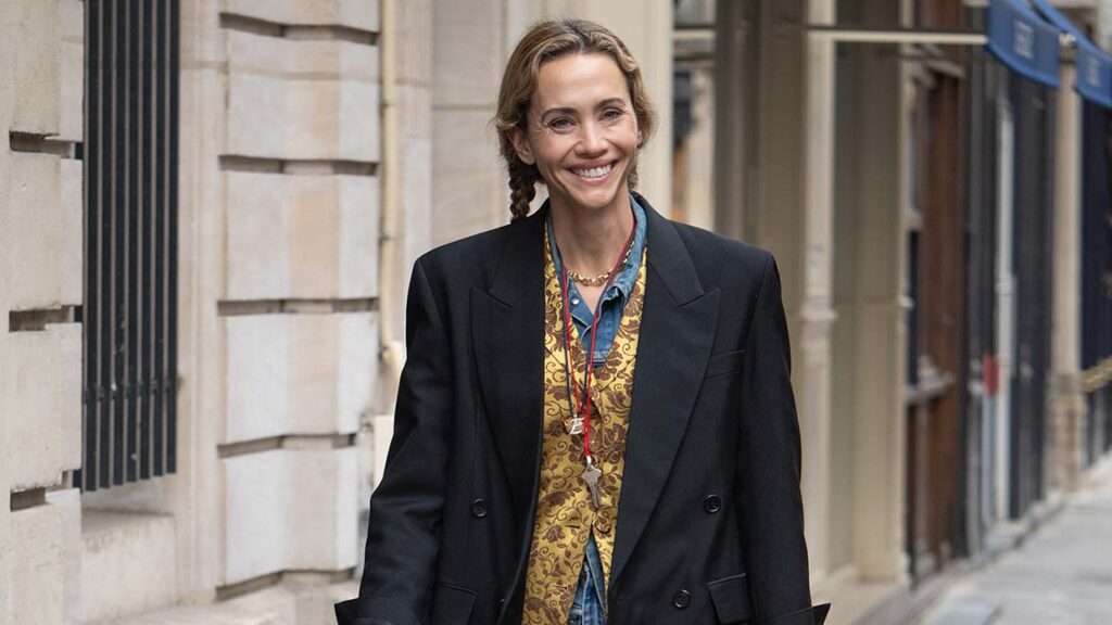 Denim, maar dan anders: deze Paris Fashion Week-look is pure inspiratie. Foto Charlotte Mesman