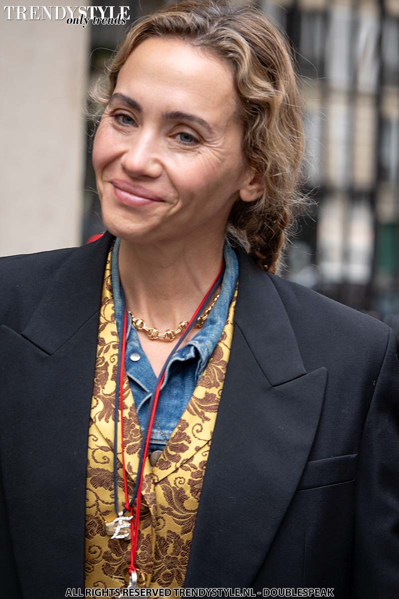 Denim, maar dan anders: deze Paris Fashion Week-look is pure inspiratie. Foto Charlotte Mesman